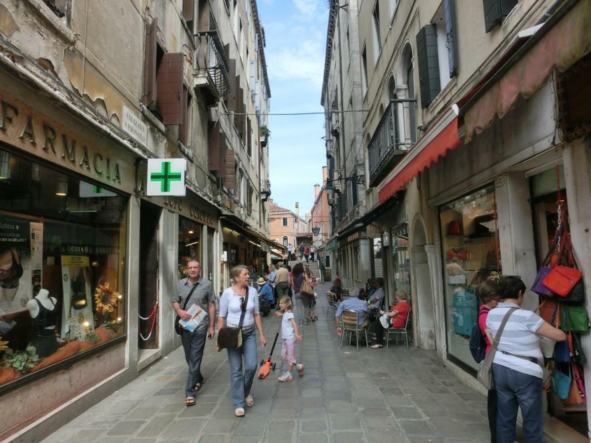 Classic Three Minutes From St Marc'S Square Apartamento Veneza Exterior foto
