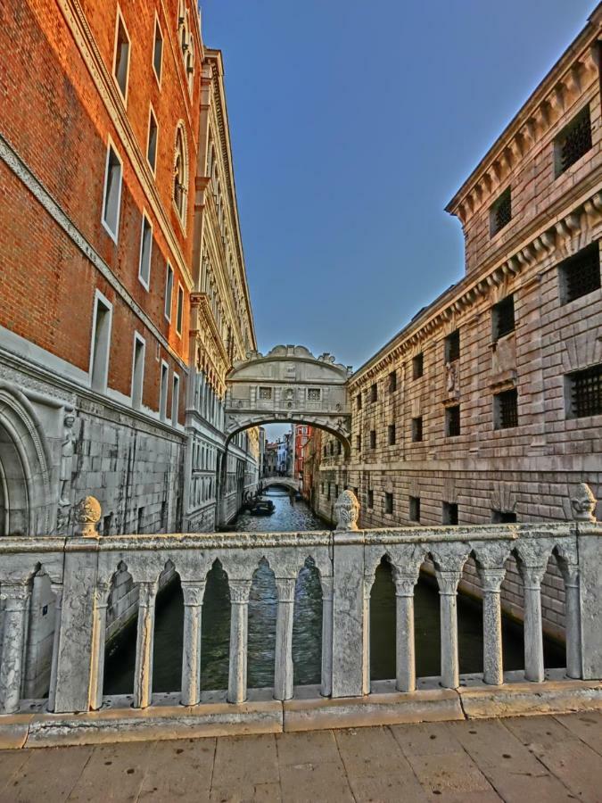 Classic Three Minutes From St Marc'S Square Apartamento Veneza Exterior foto